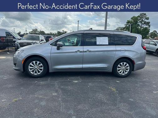2018 Chrysler Pacifica Touring-L