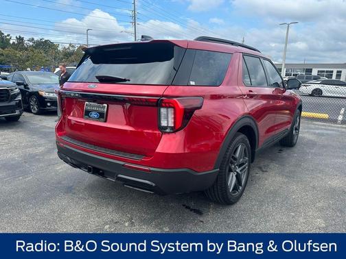 2025 Ford Explorer ST-Line