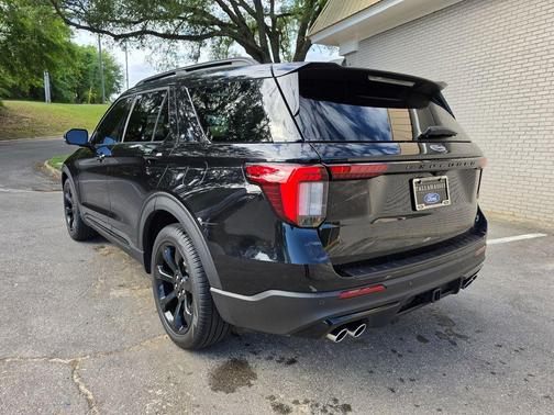 Black Metallic 2025 Ford Explorer ST