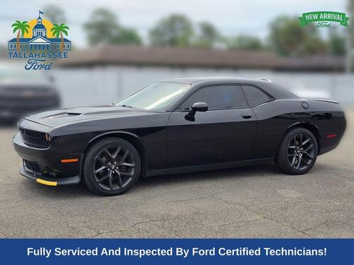 Pitch Black Clearcoat 2022 Dodge Challenger SXT