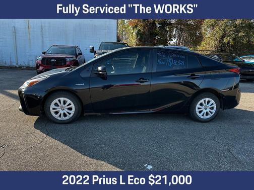 2022 Toyota Prius LE