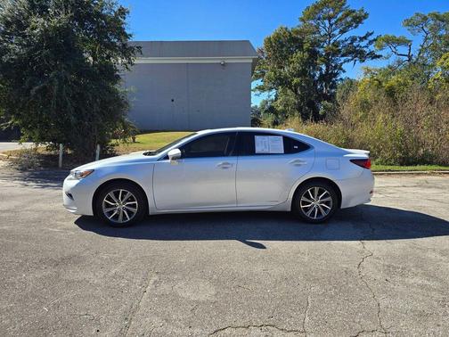 2016 Lexus ES 300h Base