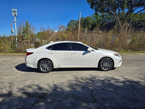 2016 Lexus ES 300h Base
