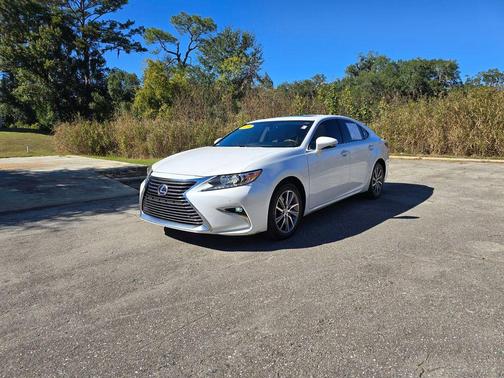 2016 Lexus ES 300h Base