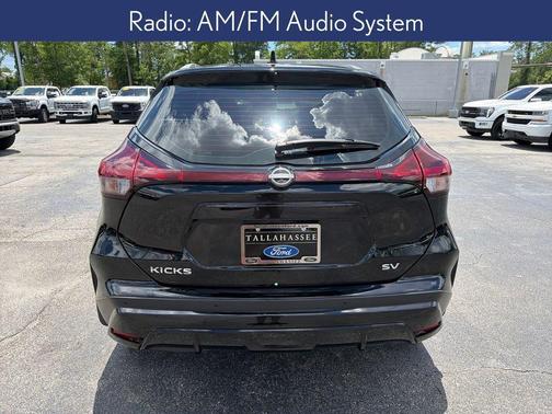 Super Black 2023 Nissan Kicks SV