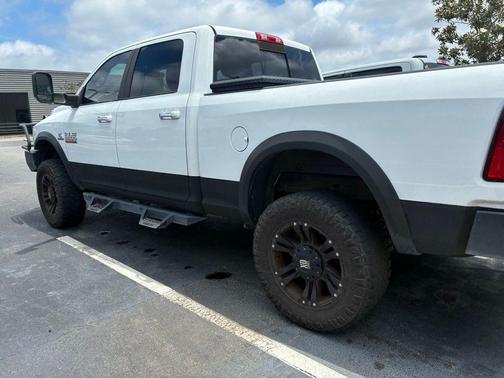 Bright White Clearcoat 2018 RAM 2500 SLT