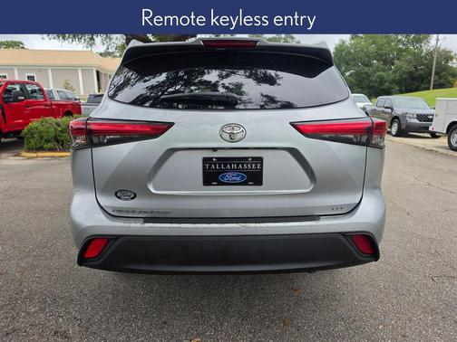 Celestial Silver Metallic 2020 Toyota Highlander XLE