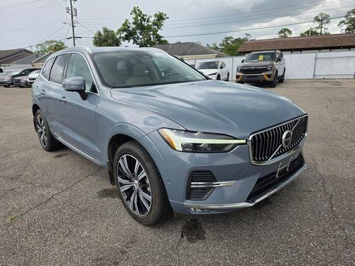 Gray Metallic 2022 Volvo XC60 B5 Inscription