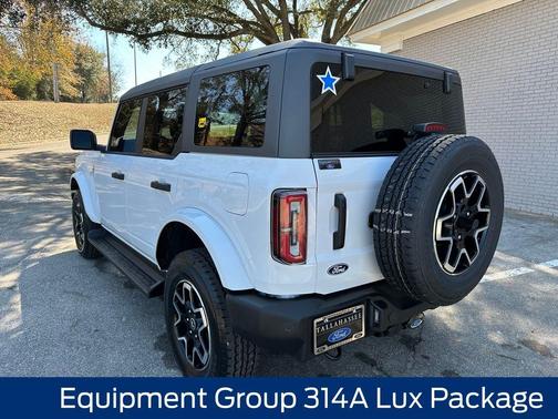 Oxford White 2026 Ford Bronco Outer Banks
