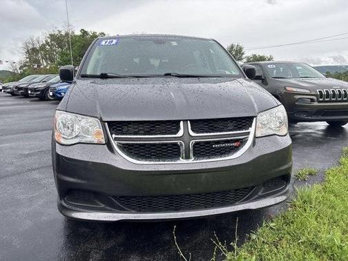 Granite Pearlcoat 2018 Dodge Grand Caravan SE