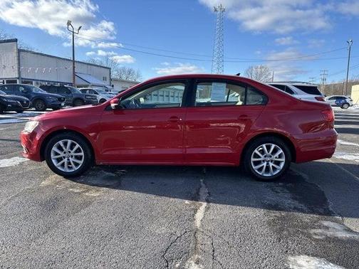 Red 2012 Volkswagen Jetta SE