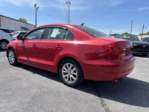 Red 2012 Volkswagen Jetta SE