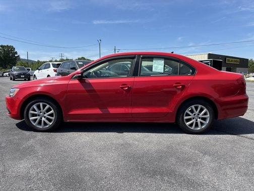 Red 2012 Volkswagen Jetta SE