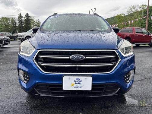 Blue 2019 Ford Escape SE
