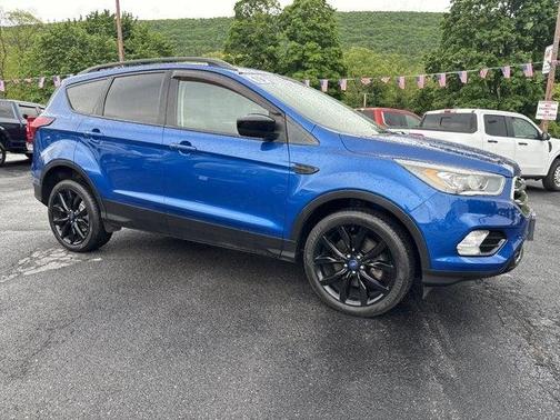Blue 2019 Ford Escape SE