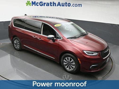 Velvet Red Pearlcoat 2023 Chrysler Pacifica Hybrid Limited