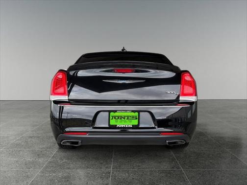 2016 Chrysler 300 S