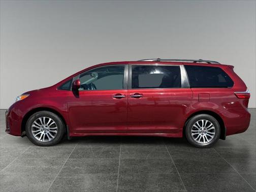 2019 Toyota Sienna SE