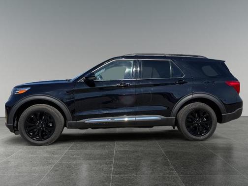 AGATE BLACK METALLIC 2023 Ford Explorer XLT