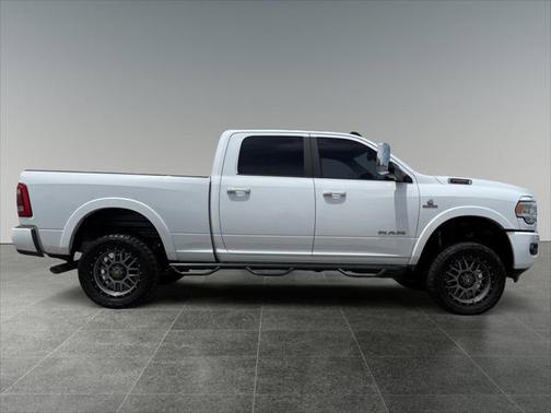 2022 RAM 2500 Laramie Crew Cab 4x4 6'4' Box
