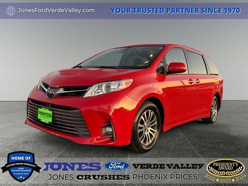 2020 Toyota Sienna XLE