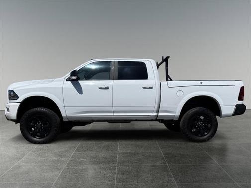 2017 RAM 2500 Laramie Crew Cab 4x4 6'4' Box