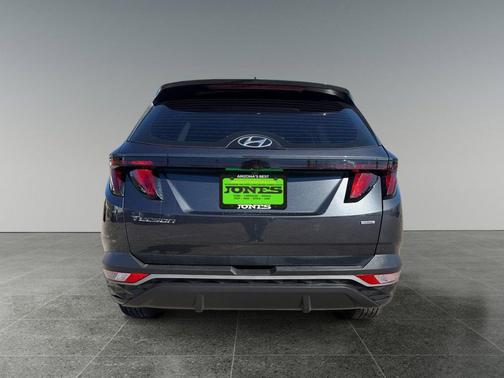 2022 Hyundai TUCSON SE