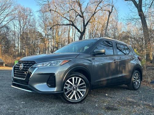 2022 Nissan Kicks SV