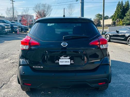 2020 Nissan Kicks S