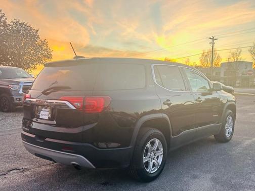 2017 GMC Acadia SLE-1