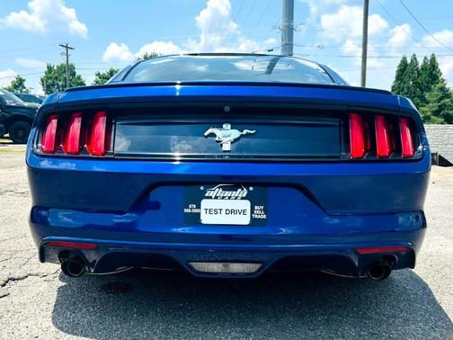 2016 Ford Mustang V6