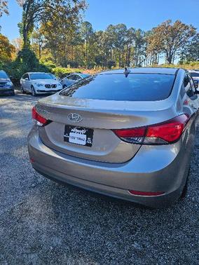 2015 Hyundai ELANTRA SE