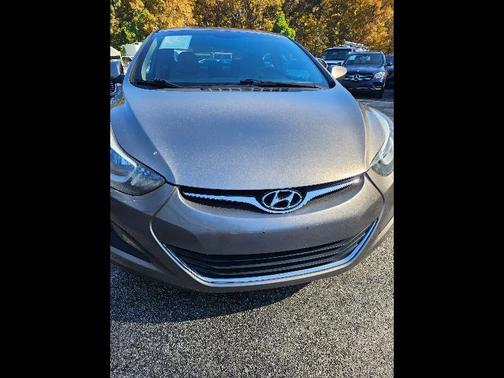 2015 Hyundai ELANTRA SE