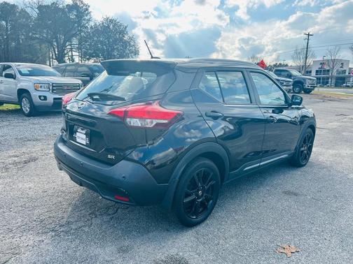 2020 Nissan Kicks SR