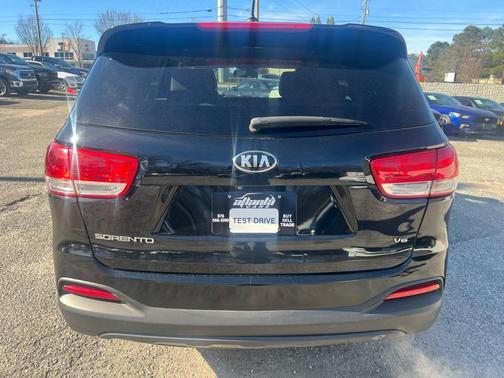 2016 Kia Sorento LX