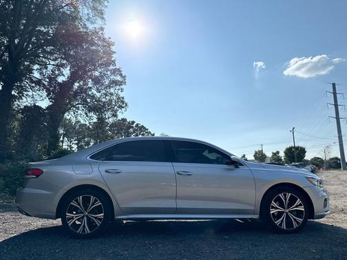 2021 Volkswagen Passat 2.0T SE