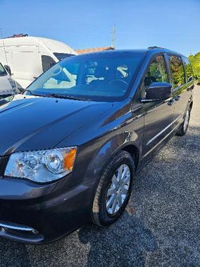 2016 Chrysler Town & Country Touring