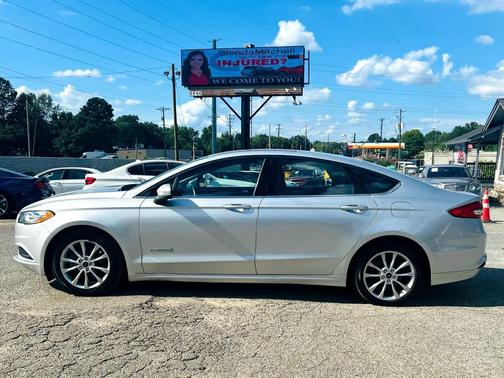 2017 Ford Fusion Hybrid SE