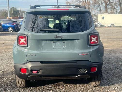 2016 Jeep Renegade Trailhawk