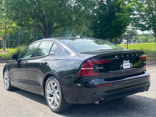 Black Stone 2020 Volvo S60 T5 Momentum