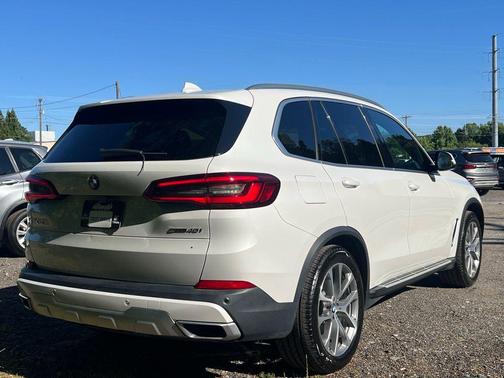 Mineral White Metallic 2020 BMW X5 sDrive40i