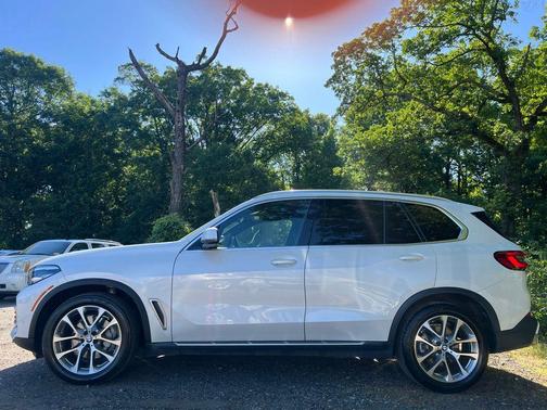 Mineral White Metallic 2020 BMW X5 sDrive40i