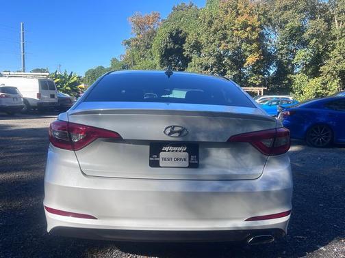 2016 Hyundai SONATA SE
