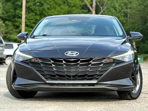 2021 Hyundai ELANTRA SE