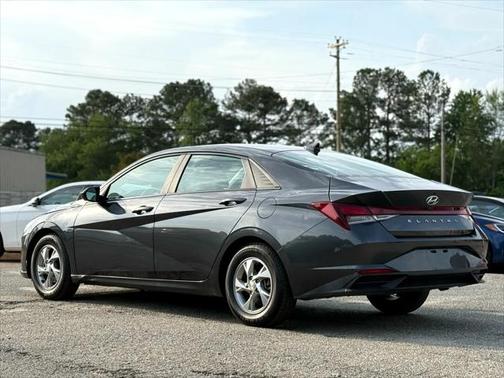 2021 Hyundai ELANTRA SE