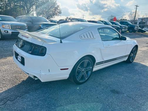 2013 Ford Mustang V6