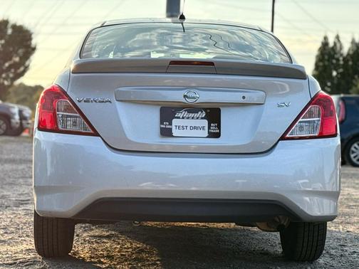 2018 Nissan Versa 1.6 SV