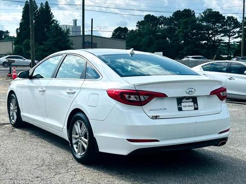 2017 Hyundai SONATA SE
