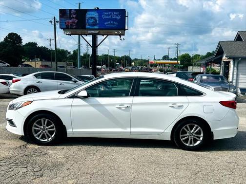 2017 Hyundai SONATA SE