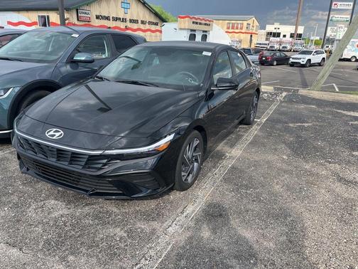 Black 2025 Hyundai ELANTRA SEL Sport